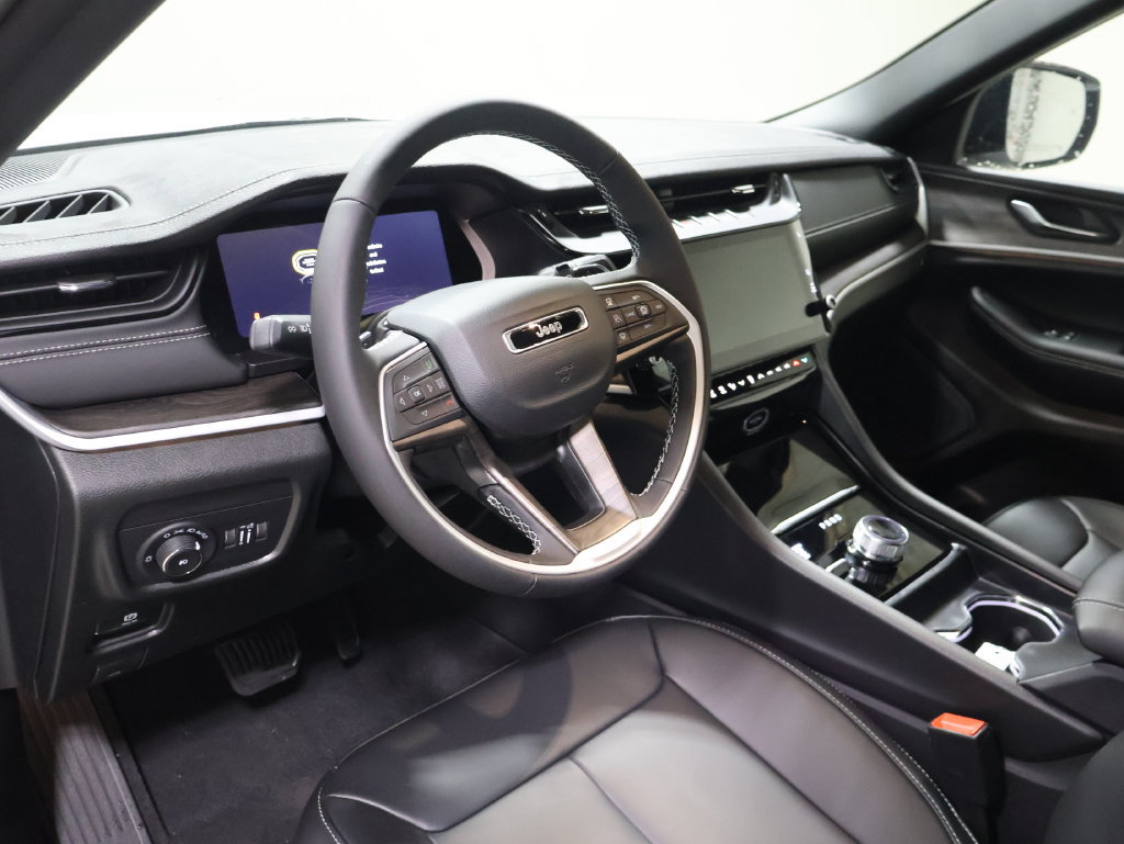 New 2027 Jeep Grand Cherokee Limited AWD/4WD image 20