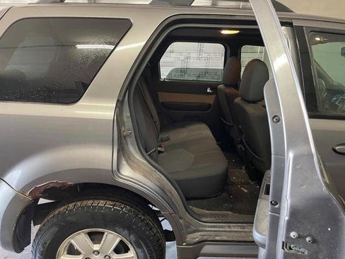 Used 2010 Mercury Mariner I4 AWD 4dr SUV image 28