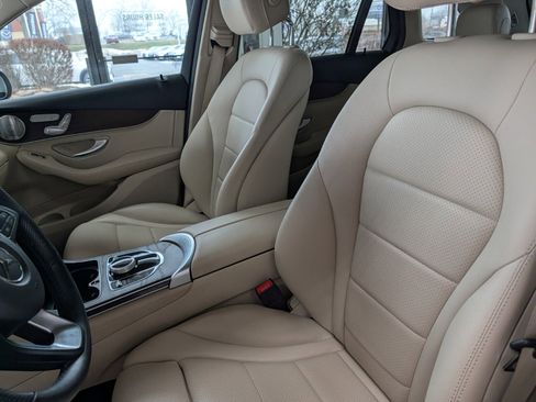 Used 2019 Mercedes-Benz GLC 300 GLC 300 image 10