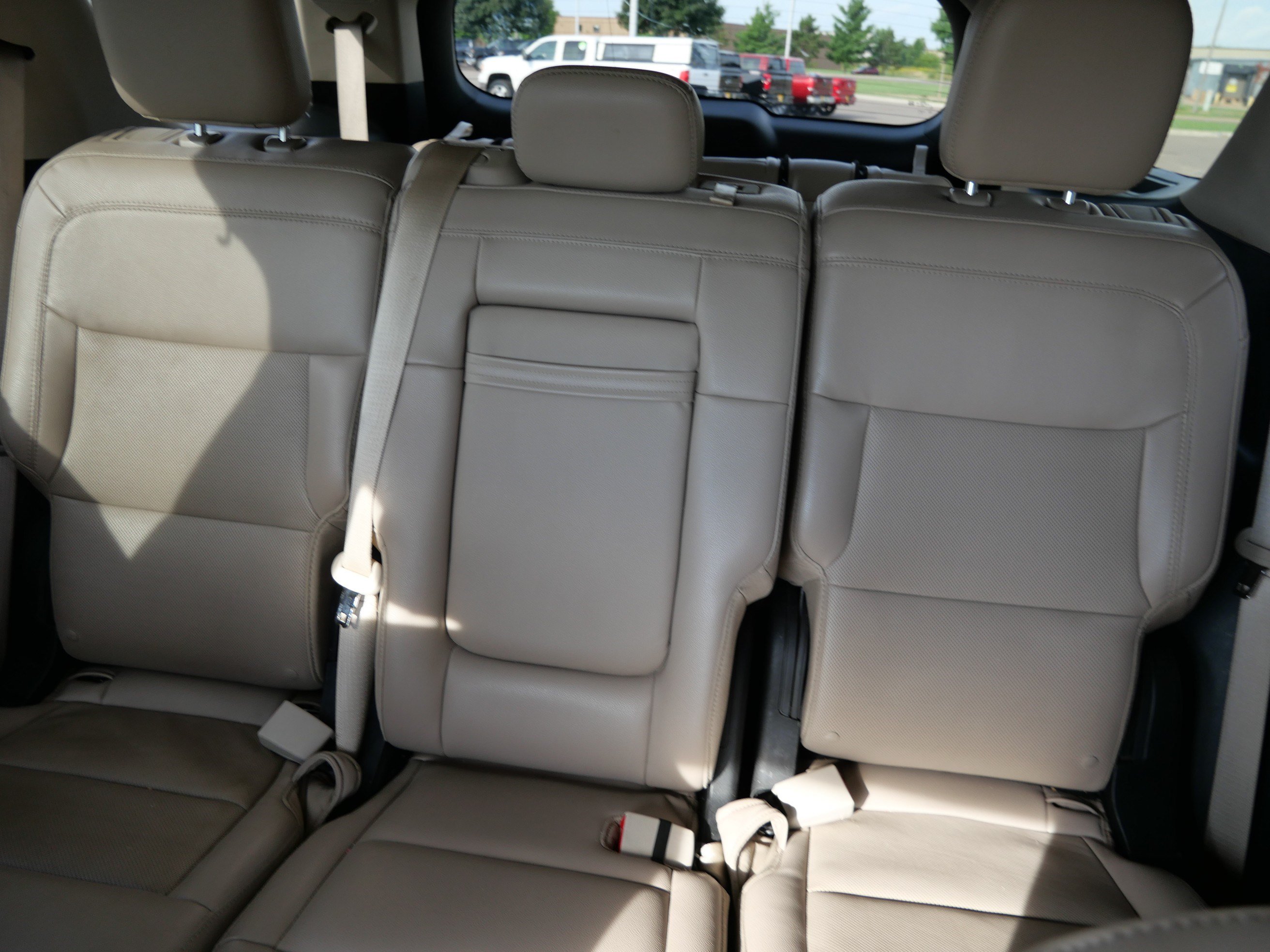 Used 2023 Ford Explorer Limited AWD/4WD image 13