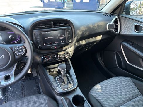 Used 2025 Kia Soul LX w/ LX Technology Package image 30