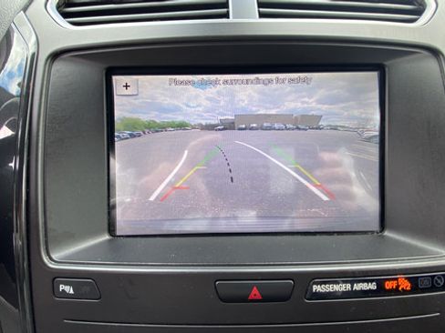 Used 2019 Ford Explorer XLT w/ Equipment Group 202A AWD/4WD image 13