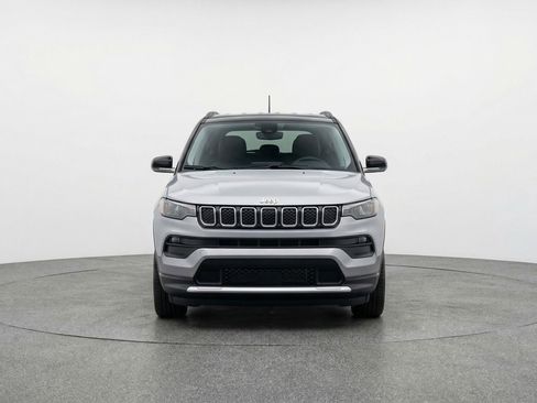 Used 2025 Jeep Compass Limited AWD/4WD image 2