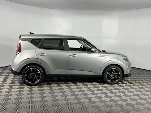 Used 2023 Kia Soul EX image 5