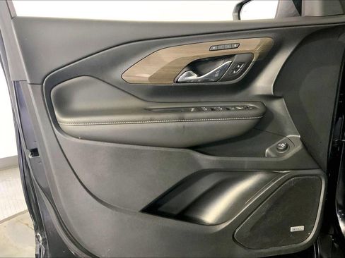 Used 2023 GMC Terrain Denali w/ Denali Premium Package image 24