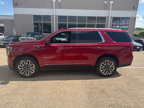 Used 2023 GMC Yukon Denali Ultimate image 2