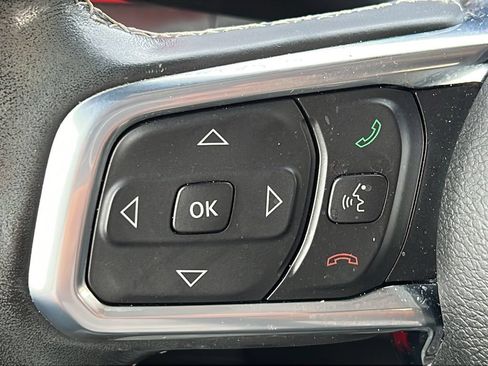 Used 2020 Jeep Gladiator Overland AWD/4WD image 19