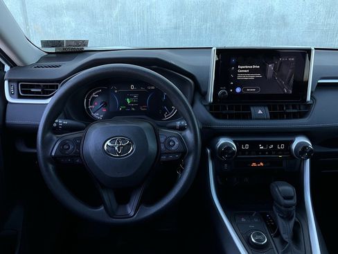 Used 2025 Toyota RAV4 LE image 13