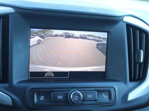 Used 2022 GMC Terrain SLE w/ Driver Convenience Package image 19