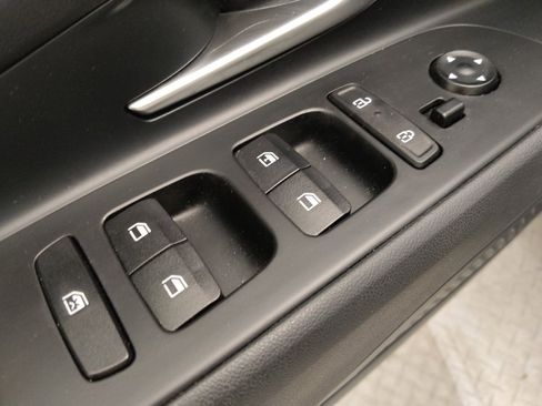 Used 2024 Hyundai Elantra SE image 27