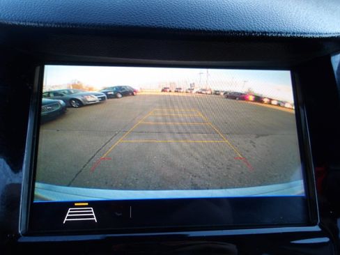 Used 2018 Chevrolet Trax LT w/ LT Convenience Package image 24