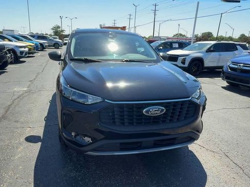 Used 2023 Ford Escape Active w/ Cold Weather Package FWD image 3