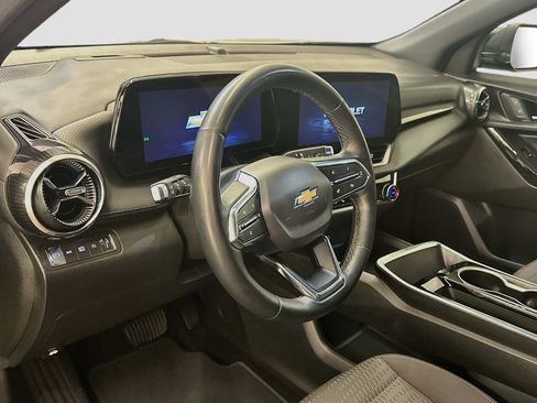 Used 2025 Chevrolet Equinox LT AWD/4WD image 18