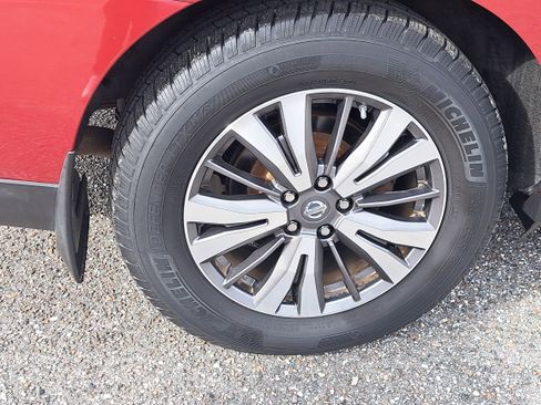 Used 2017 Nissan Pathfinder SL w/ SL Tech Package image 7