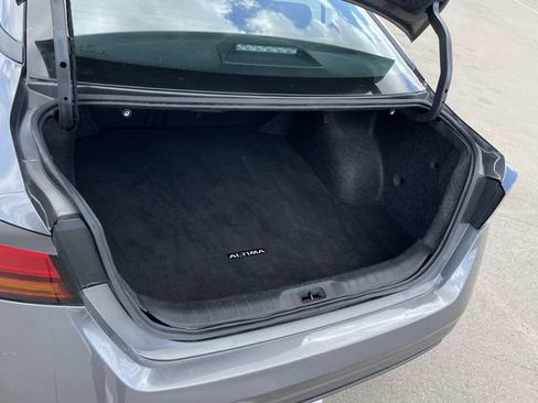 Used 2024 Nissan Altima 2.5 SV FWD image 28
