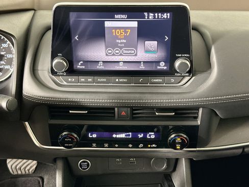 Used 2023 Nissan Rogue SV FWD image 23