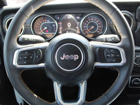 Used 2023 Jeep Gladiator Overland AWD/4WD image 13
