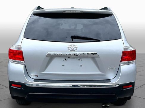 Used 2012 Toyota Highlander 4WD w/ Tech Pkg image 5