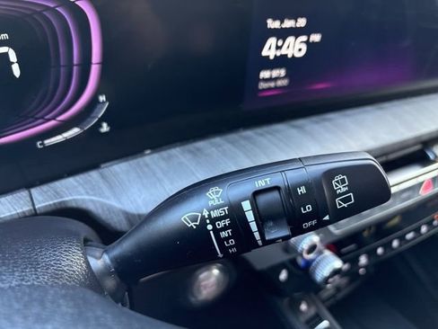 Certified 2025 Kia Telluride EX w/ EX Captain's Chair Package image 27