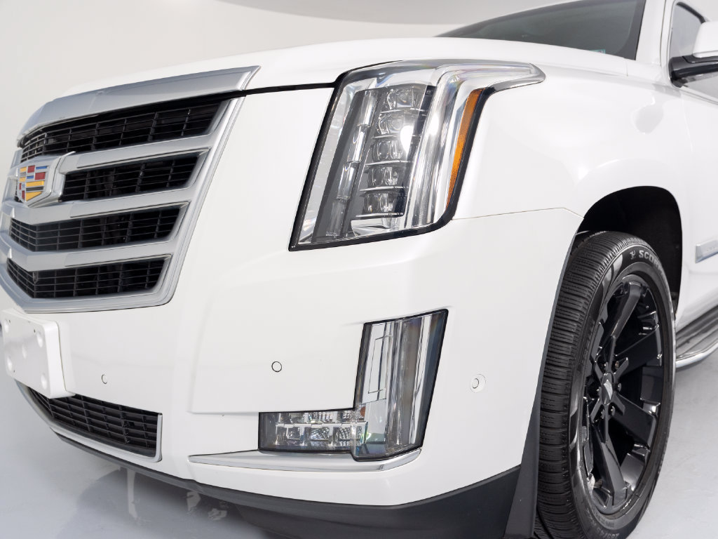 Used 2019 Cadillac Escalade Luxury AWD/4WD image 39