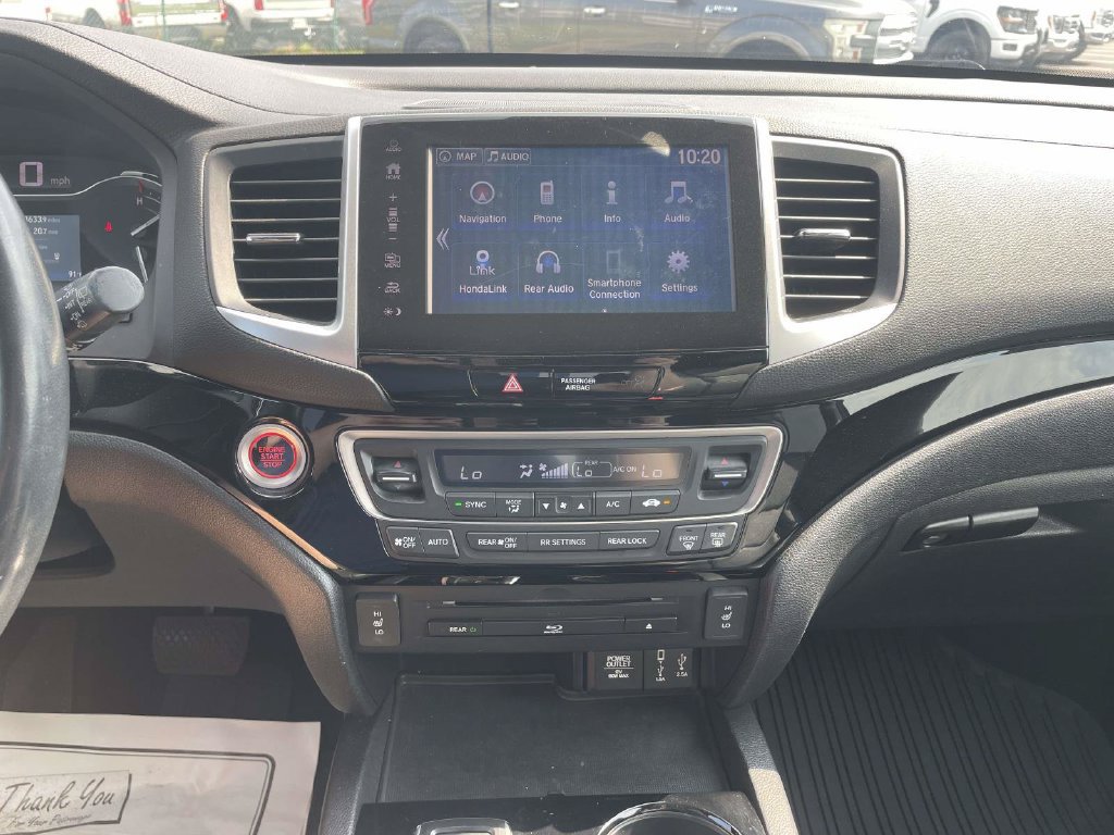 Used 2017 Honda Pilot Touring image 22