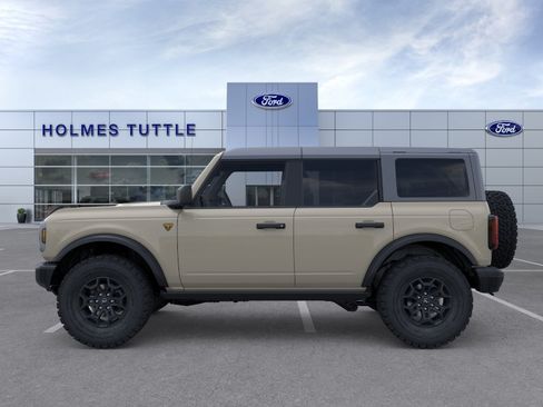New 2026 Ford Bronco Badlands AWD/4WD image 3