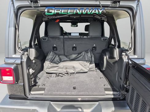 Used 2026 Jeep Wrangler Unlimited Sport AWD/4WD image 5