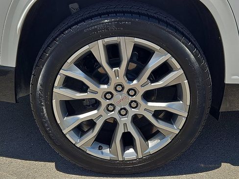 Used 2024 GMC Acadia Denali w/ Super Cruise Package FWD image 7
