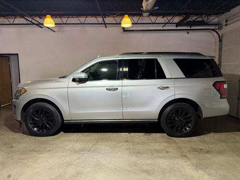 Used 2019 Ford Expedition Limited AWD/4WD image 2
