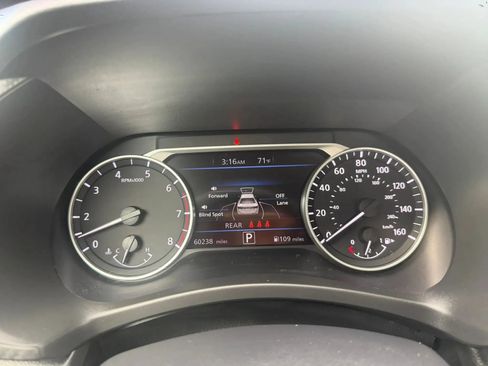 Used 2024 Nissan Sentra SV FWD image 10