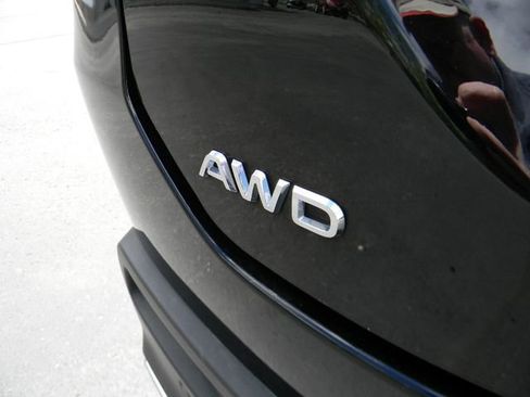Used 2023 Honda Pilot Touring image 9