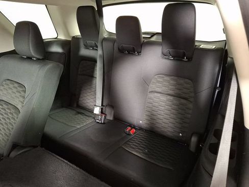 Used 2022 Nissan Pathfinder SV AWD/4WD image 14
