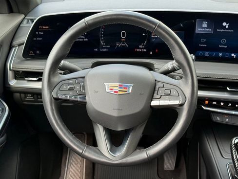 Used 2025 Cadillac XT4 Premium Luxury image 16