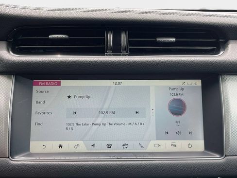Used 2018 Jaguar XF Premium AWD/4WD image 28
