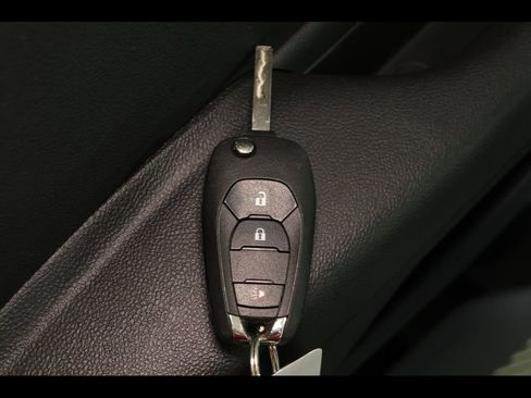 Used 2019 Chevrolet Trax LS FWD image 28