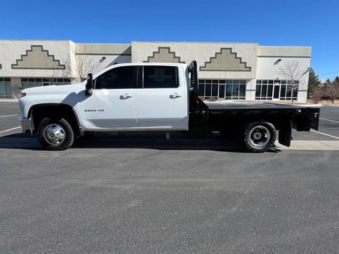 Used 2022 Chevrolet Silverado 3500 LT w/ Convenience Package image 6