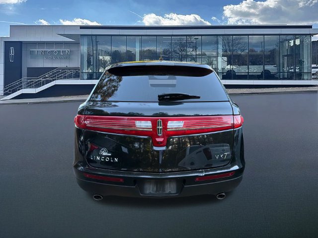 Used 2016 Lincoln MKT FWD image 6