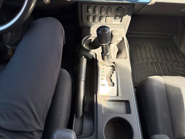 Used 2013 Toyota FJ Cruiser 4WD w/ Convenience Pkg image 27