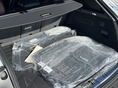 New 2026 Porsche Cayenne S image 21