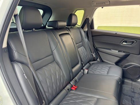 Used 2023 Nissan Rogue Platinum FWD image 36