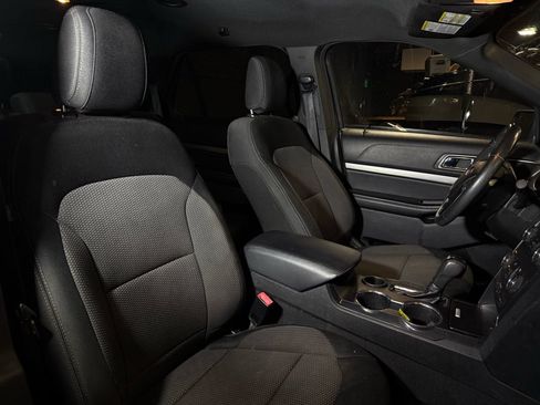 Used 2018 Ford Explorer XLT FWD image 17
