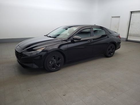 Used 2023 Hyundai Elantra SEL w/ Cargo Package image 2