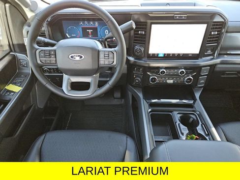 New 2026 Ford F250 Lariat w/ Black Appearance Package AWD/4WD image 4