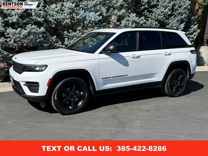 Used 2023 Jeep Grand Cherokee Altitude