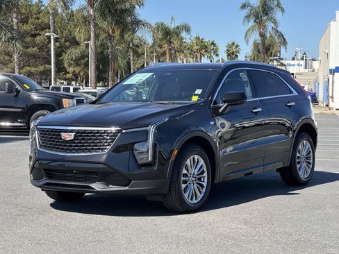 Used 2024 Cadillac XT4 Premium Luxury image 6