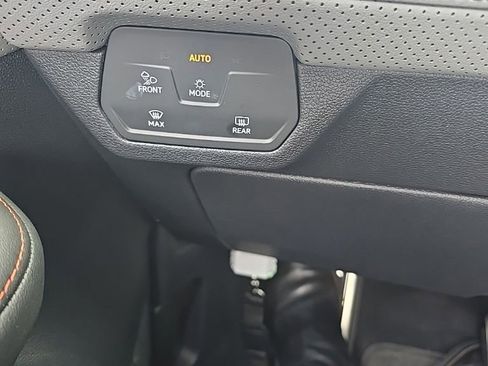 Used 2025 Volkswagen Atlas Peak Edition SE AWD/4WD image 10