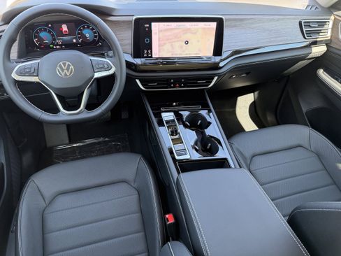 New 2026 Volkswagen Atlas SEL image 11