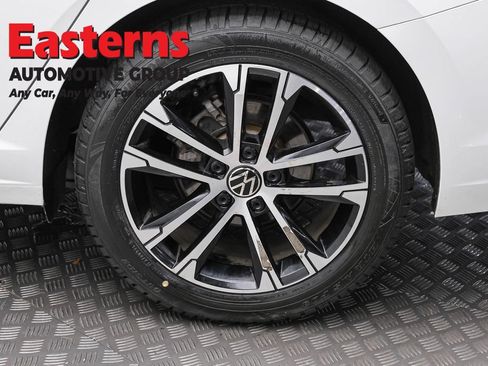 Used 2025 Volkswagen Jetta Sport FWD image 8