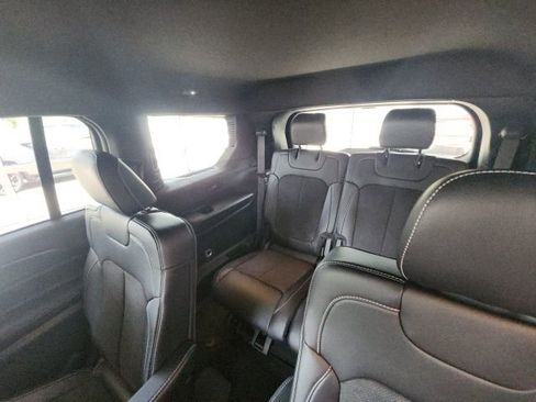 New 2025 Jeep Grand Cherokee L Altitude RWD image 19