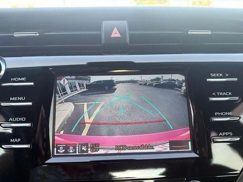 Used 2019 Toyota Camry SE w/ Convenience Package FWD image 16